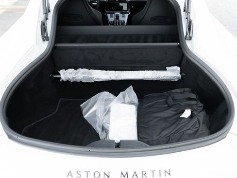 Used 2025 Aston Martin V8 Vantage Coupe RWD image 32