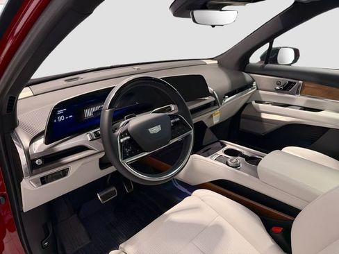 New 2026 Cadillac Vistiq Sport w/ LPO, Floor Liner Package image 9