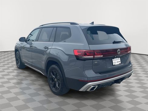 Used 2024 Volkswagen Atlas Peak Edition SE AWD/4WD image 7