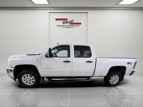 Used 2011 Chevrolet Silverado 2500 LT AWD/4WD image 4