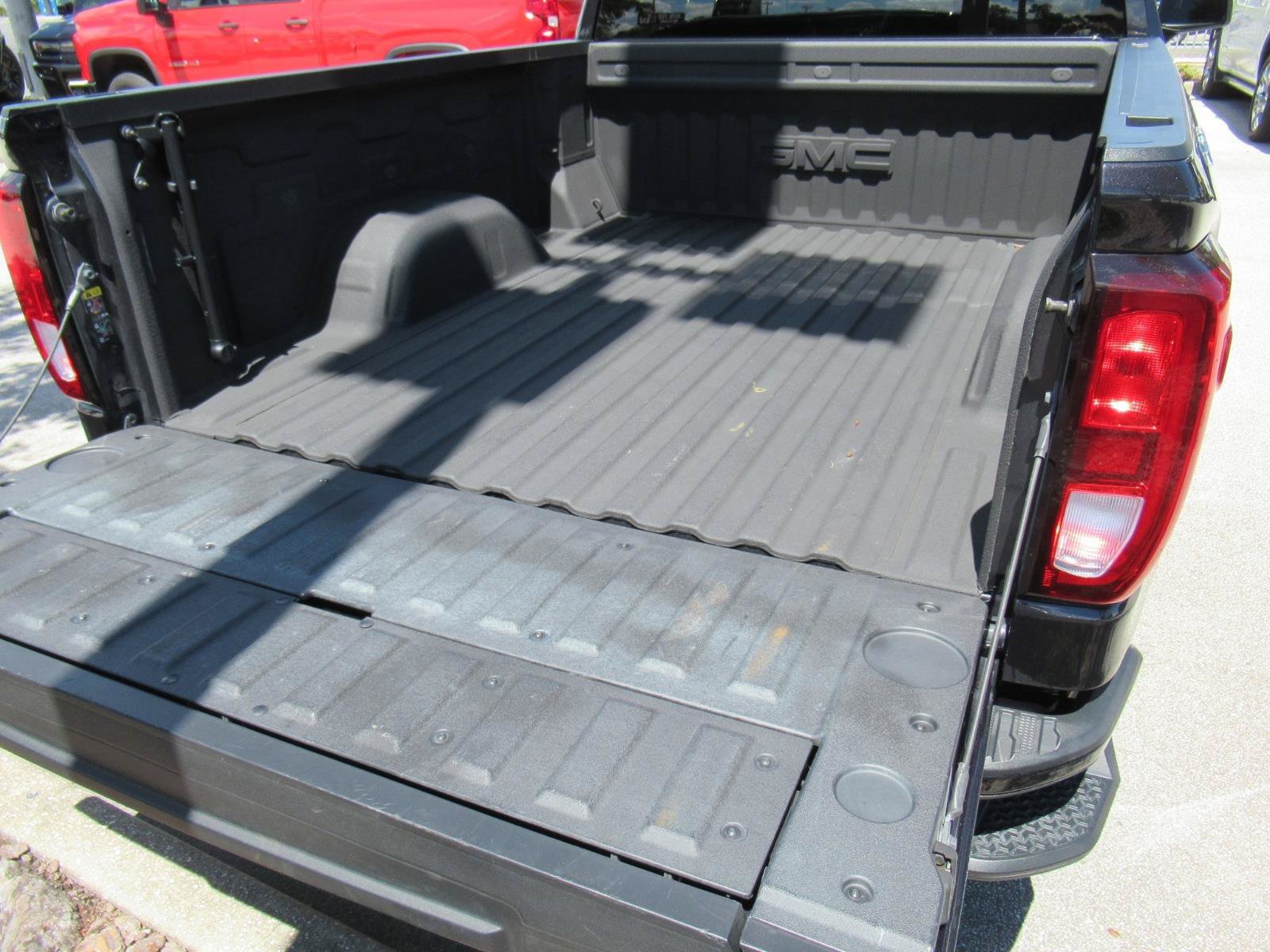 Used 2022 GMC Sierra 1500 Elevation AWD/4WD image 9