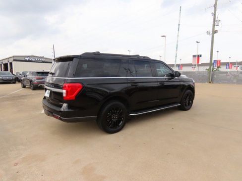 Used 2022 Ford Expedition Max XLT image 9