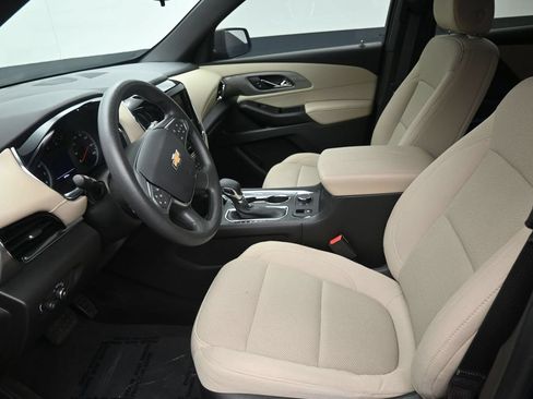 Used 2023 Chevrolet Traverse LS FWD image 12