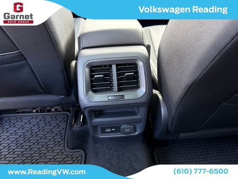 Used 2020 Volkswagen Tiguan S image 38