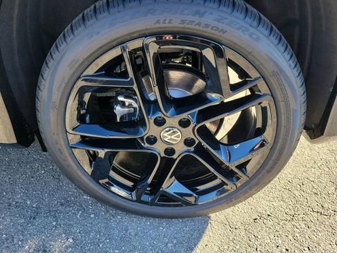 New 2026 Volkswagen Tiguan SE R-Line image 25