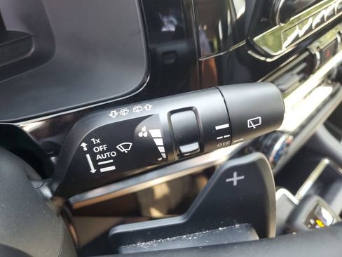 Used 2022 Nissan Pathfinder Platinum w/ Cargo Package AWD/4WD image 19