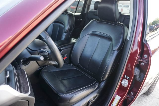 Used 2023 Jeep Grand Cherokee Limited AWD/4WD image 18