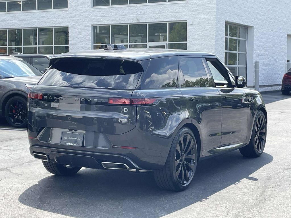 New 2026 Land Rover Range Rover Sport Dynamic SE AWD/4WD image 7