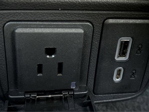 Used 2023 Buick Encore GX Essence w/ Experience Buick Package image 27