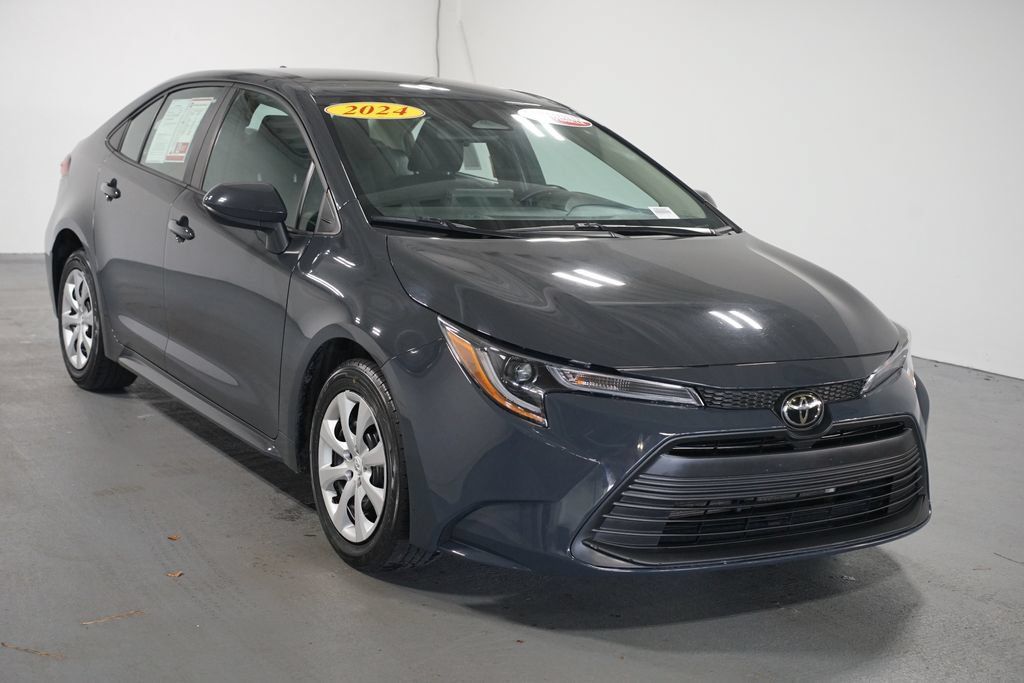 Certified 2024 Toyota Corolla LE FWD image 3