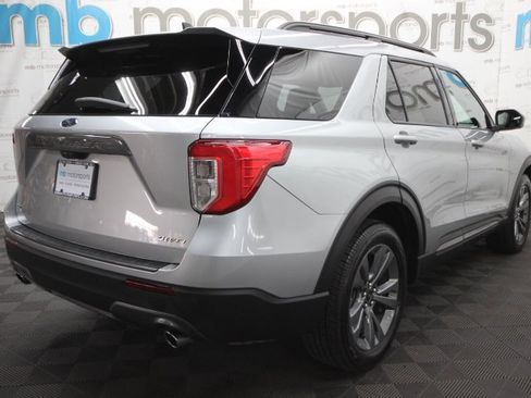 Used 2022 Ford Explorer XLT w/ Equipment Group 202A image 8