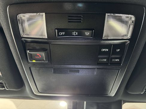 Used 2020 Toyota Tacoma TRD Sport w/ TRD Premium Sport Package AWD/4WD image 16