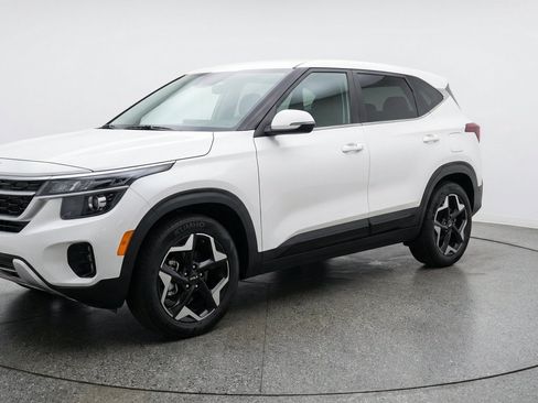 Used 2025 Kia Seltos S FWD image 3