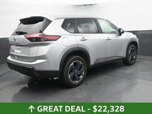 Used 2025 Nissan Rogue SV FWD image 13