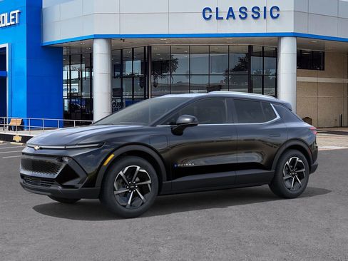 New 2026 Chevrolet Equinox EV LT image 2