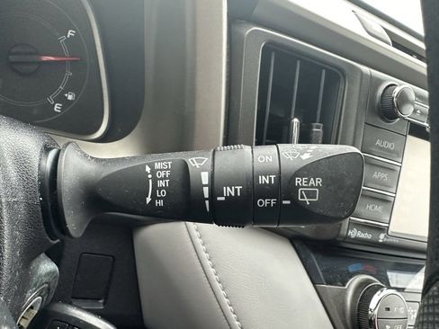 Used 2015 Toyota RAV4 XLE image 24