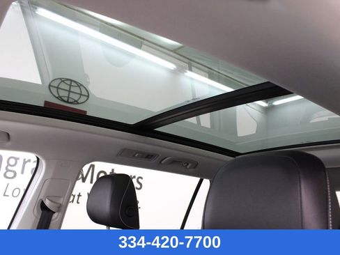 Certified 2023 Volkswagen Tiguan SE w/ Panoramic Sunroof Package image 12