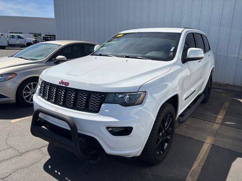 Used 2020 Jeep Grand Cherokee Altitude image 5