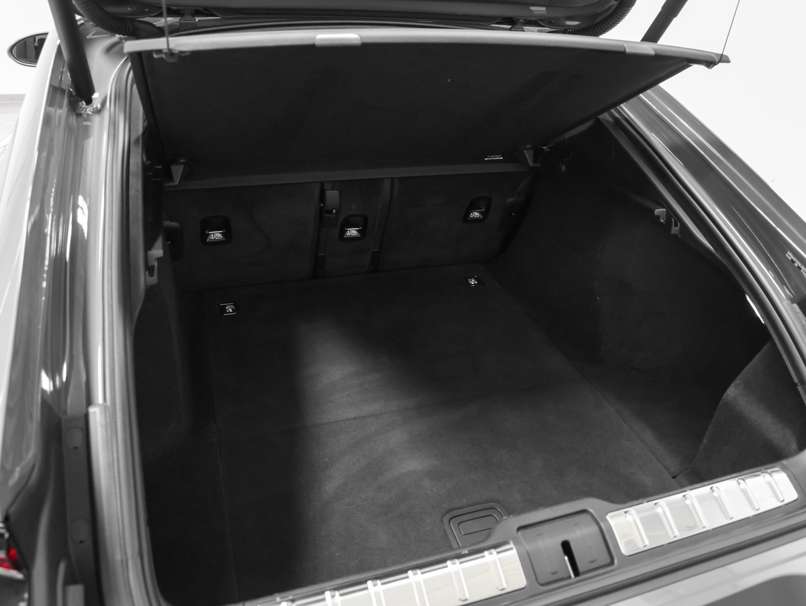 Certified 2025 Porsche Panamera 4 AWD/4WD image 16
