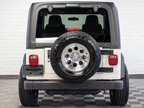 Used 2004 Jeep Wrangler X w/ Convenience Group AWD/4WD image 4