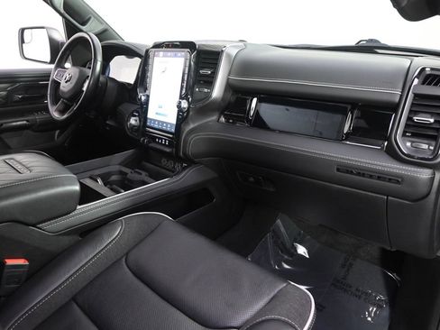 Used 2025 RAM 1500 Limited w/ Off Road Group AWD/4WD image 15