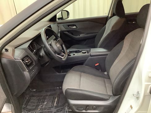 Used 2023 Nissan Rogue SV AWD/4WD image 13