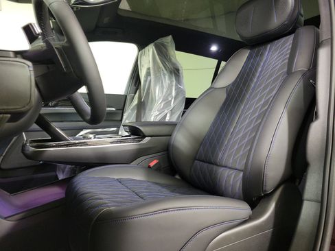 New 2025 Cadillac Escalade IQ Sport 1 w/ LPO, ONYX Package image 13