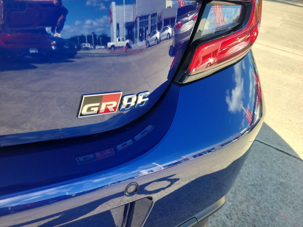 Used 2023 Toyota GR86 Premium RWD image 7