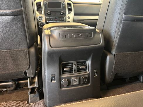 Used 2019 Nissan Titan PRO-4X w/ Pro-4x Convenience Package AWD/4WD image 27