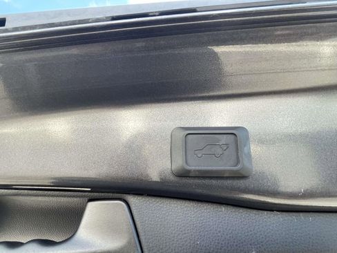 Used 2022 Toyota RAV4 XLE w/ Convenience Package image 13