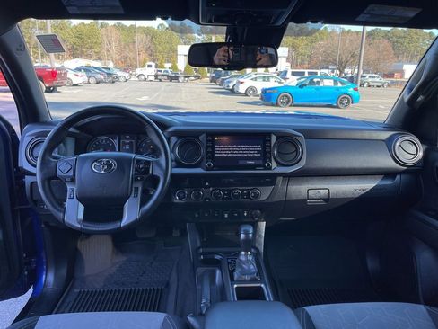 Certified 2022 Toyota Tacoma TRD Off-Road w/ Technology Package image 8