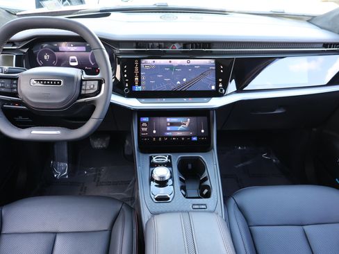 Used 2024 Jeep Wagoneer Launch Edition image 18