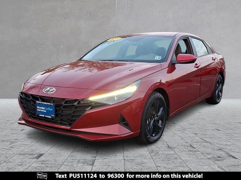 Certified 2023 Hyundai Elantra SEL w/ Preferred Accessory Package image 1