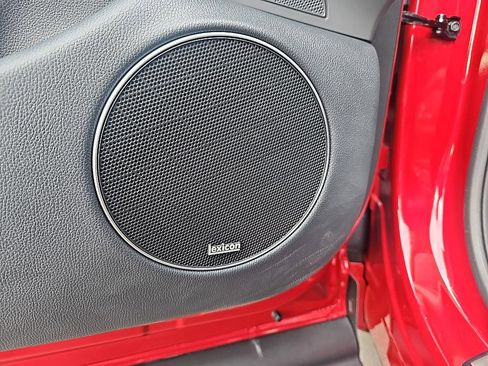 Used 2025 Genesis GV70 3.5T Sport w/ Sport Advanced Package image 14