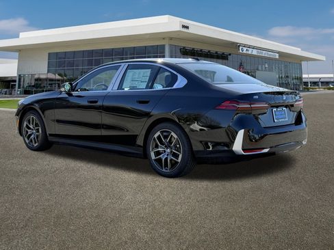 New 2026 BMW i5 eDrive40 image 5