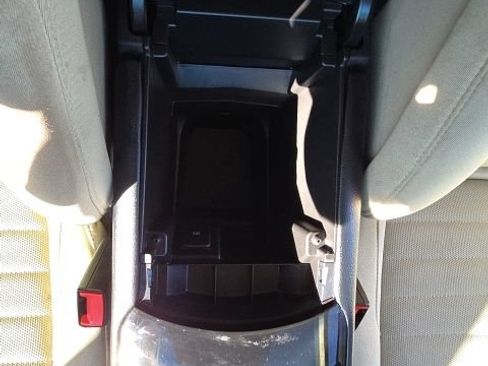 Used 2017 Ford Edge SE FWD image 28