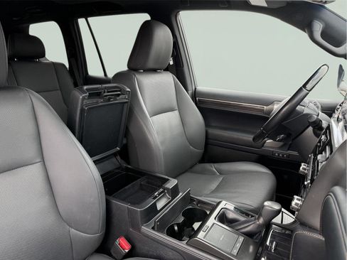 Used 2022 Lexus GX 460 Premium w/ Premium Plus Package image 28