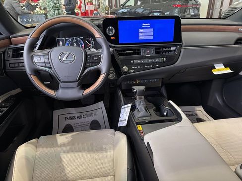 New 2025 Lexus ES 350 Ultra Luxury image 6