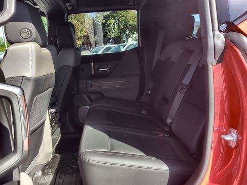 Used 2025 GMC Hummer EV 2X image 26