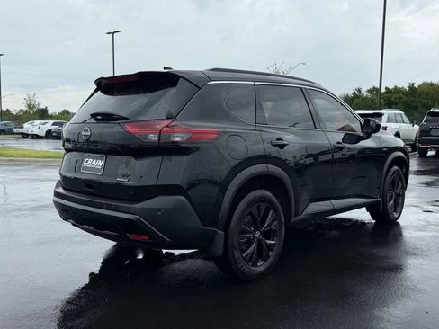 Used 2023 Nissan Rogue SV w/ SV Premium B Package FWD image 5