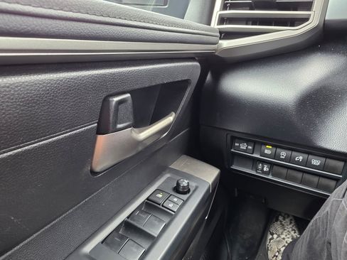 Used 2025 Toyota Tundra SR5 AWD/4WD image 16