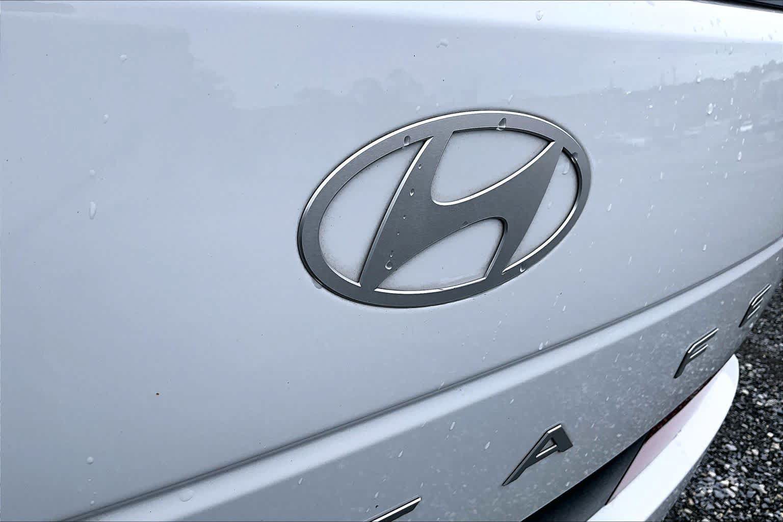 Used 2025 Hyundai Santa Fe SE AWD/4WD image 31
