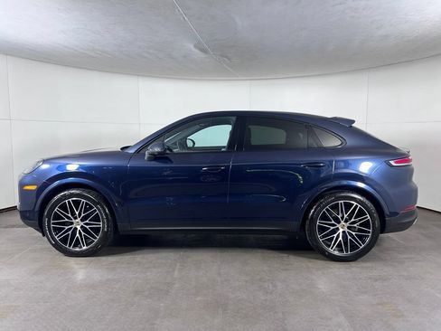 Certified 2024 Porsche Cayenne Coupe AWD/4WD image 2