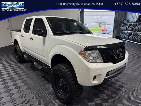 Used 2021 Nissan Frontier SV w/ Midnight Edition Floor Mats image 3