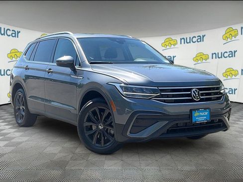Used 2024 Volkswagen Tiguan SE w/ Panoramic Sunroof Package AWD/4WD image 1