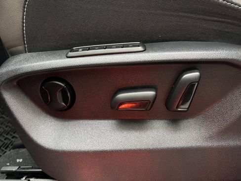 Used 2021 Volkswagen Atlas SEL Premium image 18