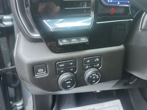 Used 2024 Chevrolet Silverado 3500 LTZ w/ LTZ Plus Package image 17