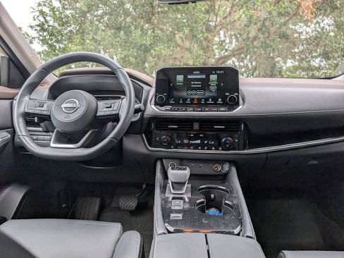 Used 2023 Nissan Rogue SL w/ SL Premium Package FWD image 11