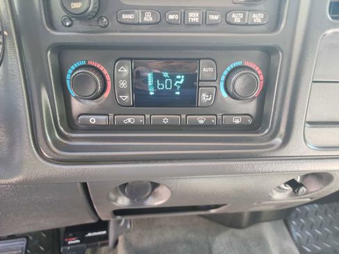 Used 2003 Chevrolet Silverado 2500 LS image 26