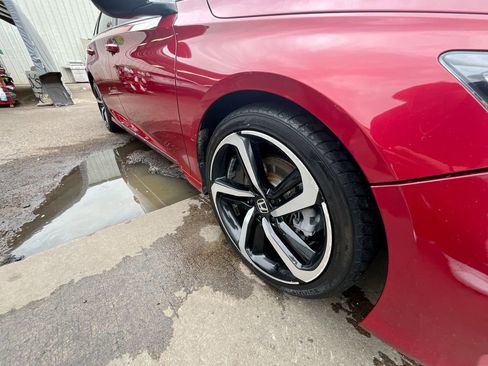 Used 2019 Honda Accord Touring image 30